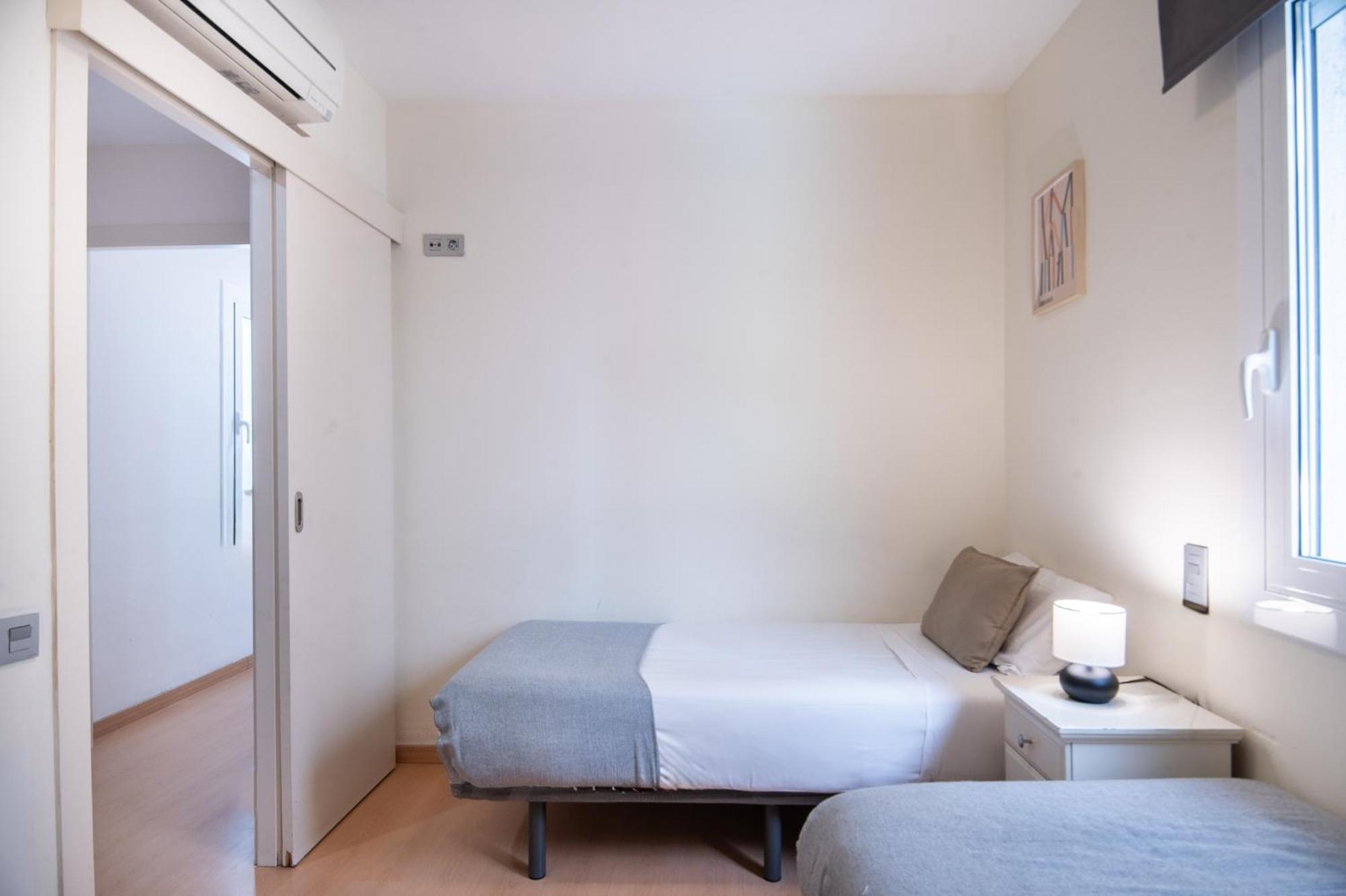 R&B Muntaner Apartment Barcelona Luaran gambar